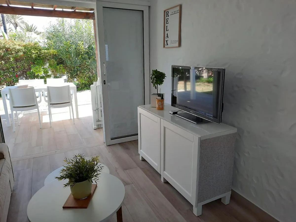 펜션 마스팔로마스 Relax Bungalow With Parking 빌라